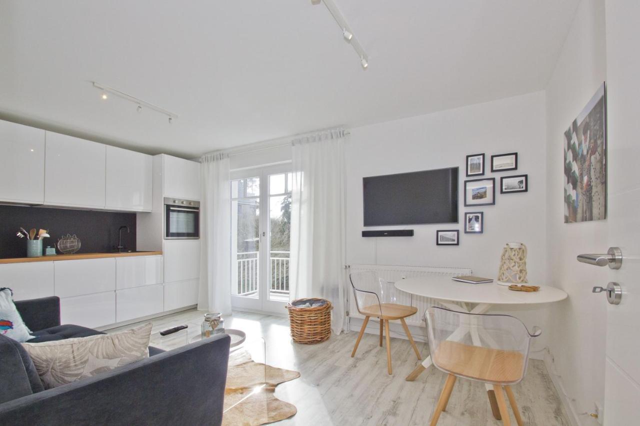 Ferienresidenz Zwei Bodden FeWo Hinnak 1 4 Balkon Lietzow Exterior foto
