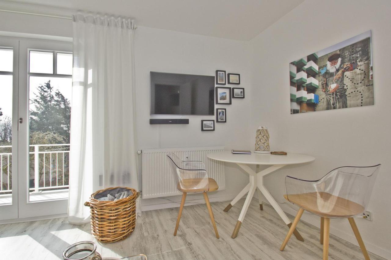 Ferienresidenz Zwei Bodden FeWo Hinnak 1 4 Balkon Lietzow Exterior foto